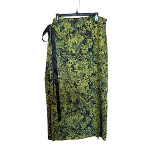 Jones Wear Green and Black Sarong Wrap Skirt